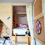 Apartma Velesa * Race