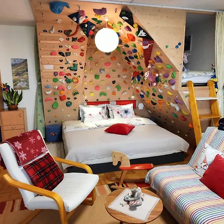 Apartma Velesa * Race