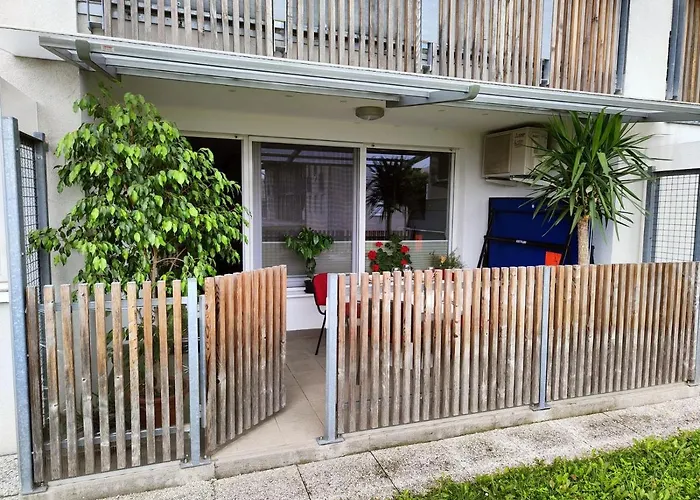 Apartma Velesa * Race